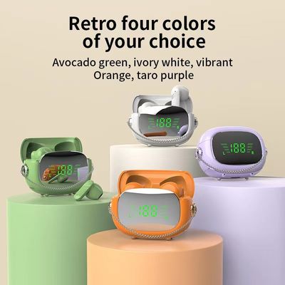 IL ODM dell'OEM mette in mostra le cuffie di Bluetooth con lo specchio del visualizzatore digitale di Macaron l'all. IL LED